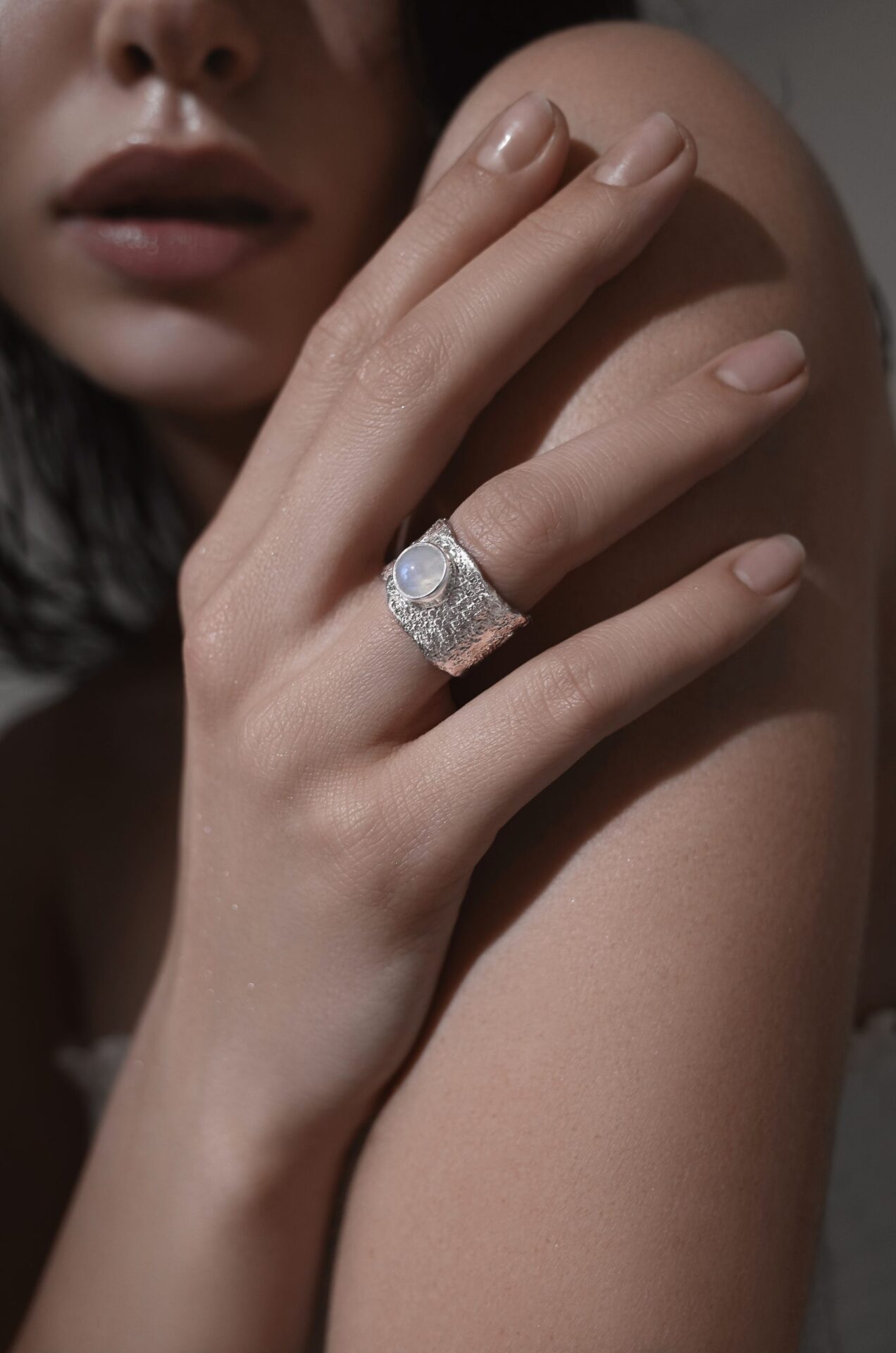Помолвочное кольцо: роскошное и элегантное