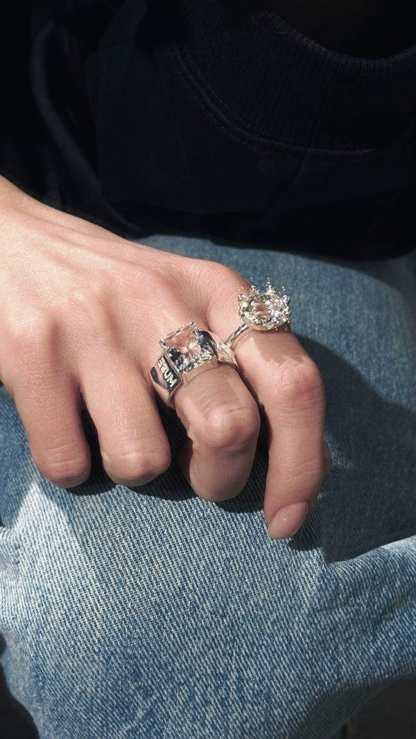 кольцо корона с кварцем